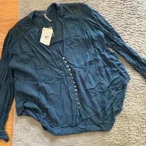 Free people blue long sleeve button down top XS NWT